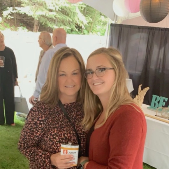 Meet your Posher, Carla - Picture 1 of 1